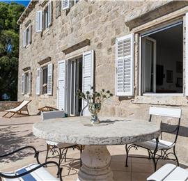 4 bedroom villa with pool in Lapad, Dubrovnik, sleeps 8